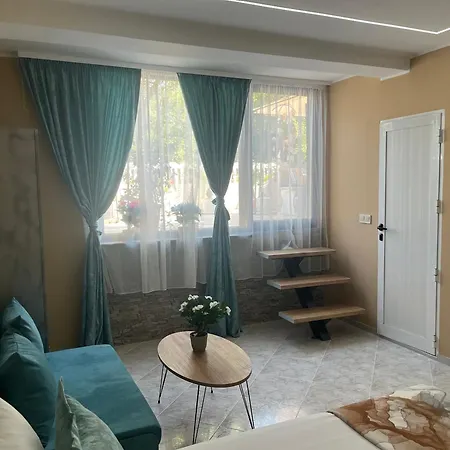 за гости бела *