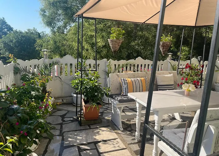 Pensiune за гости бела Ahtopol